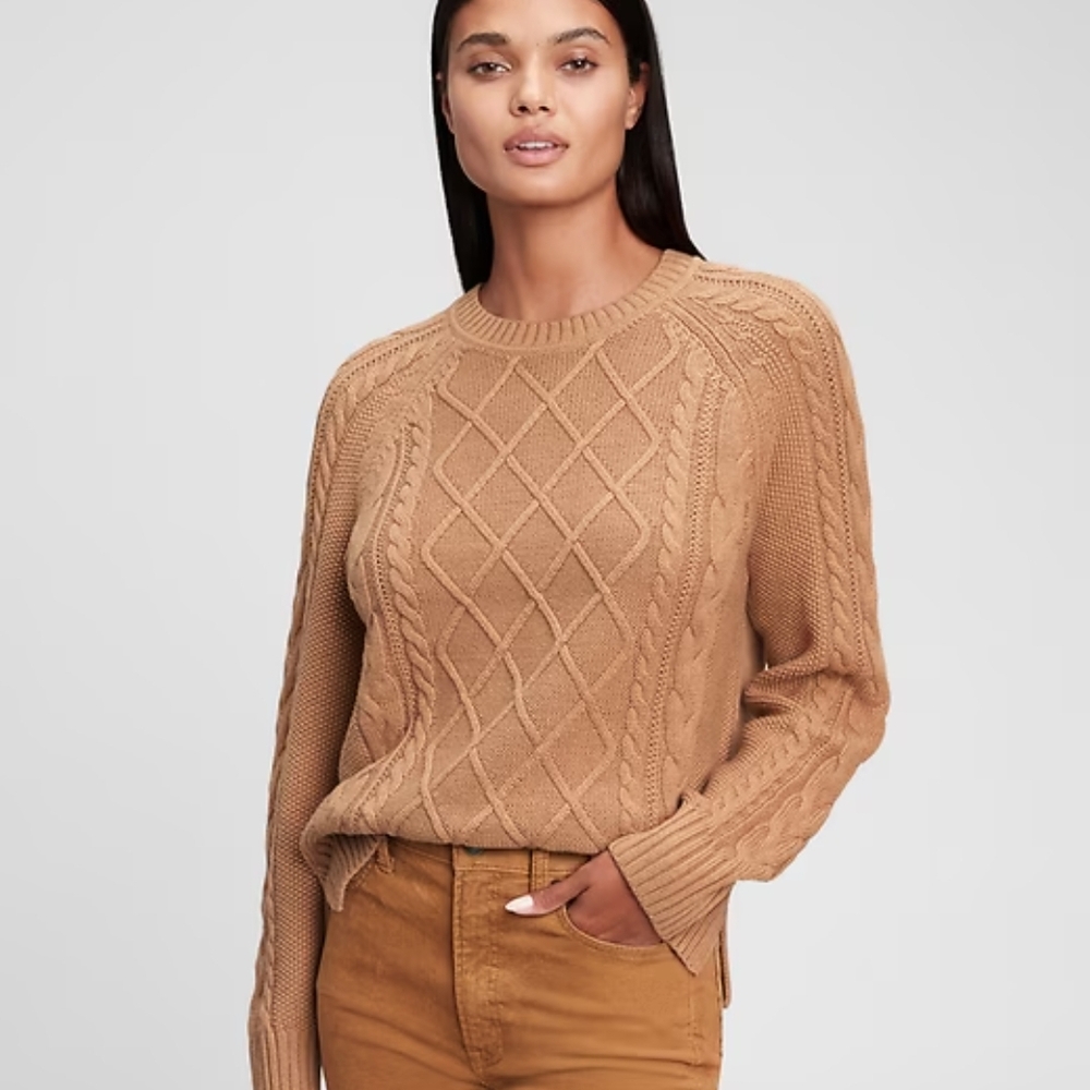 GAP Cable Knit Sweater in Camel
